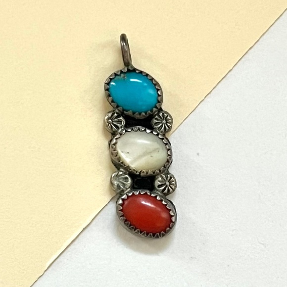 1980s vintage aztec silver turquoise red white stone necklace pendant - Picture 2 of 9